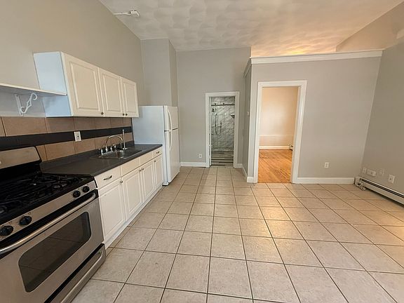 5th image of 136 Oakland Ave #1