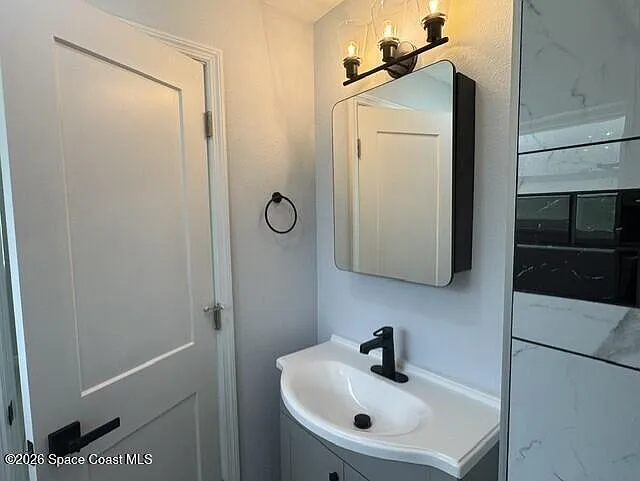 2137 Canterbury Ln — Photo 20