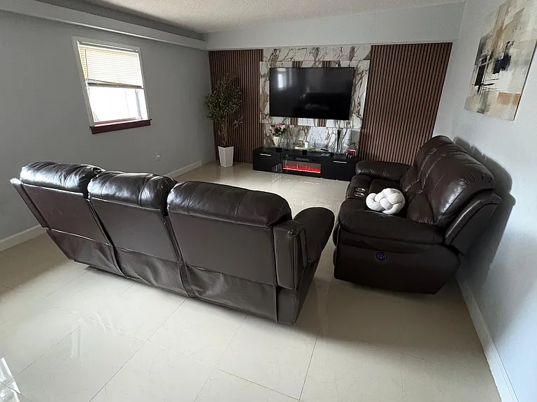 11717 Surfwood Ave — Photo 2