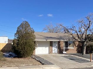 538 58th St NW, Albuquerque, NM 87105