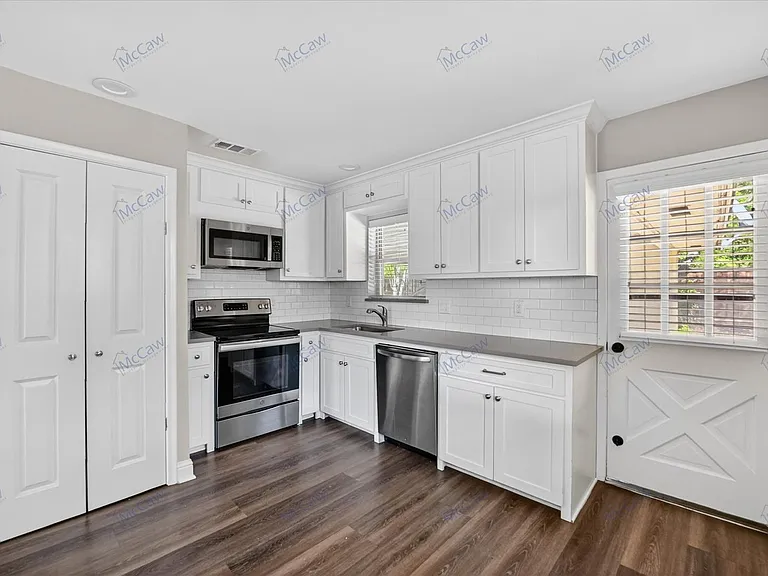 206 N Graves St — Photo 6