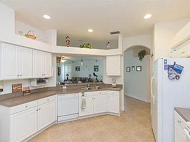8312 Canterbury Lake Blvd — Photo 11