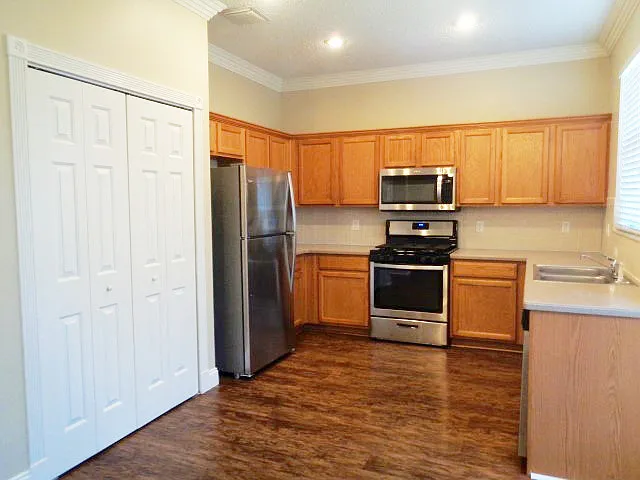 10736 Firebrick Ct — Photo 4