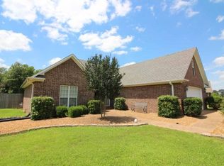 6010 Creekside Dr, Milan, TN 38358