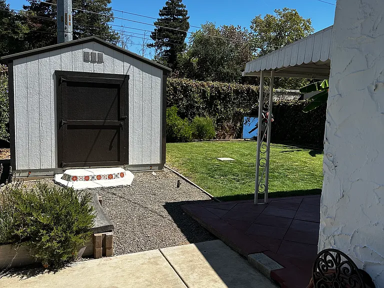2653 Freeport Blvd — Photo 9