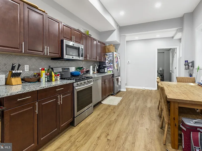 1209 E Susquehanna Ave #1 — Photo 5