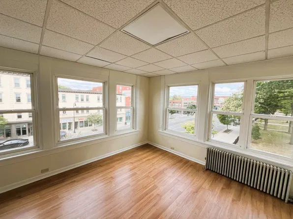 344 North Street, 344 North St APT 28, Pittsfield, MA 01201