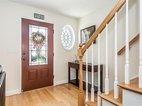 2nd image of 29 Kensington Way #59