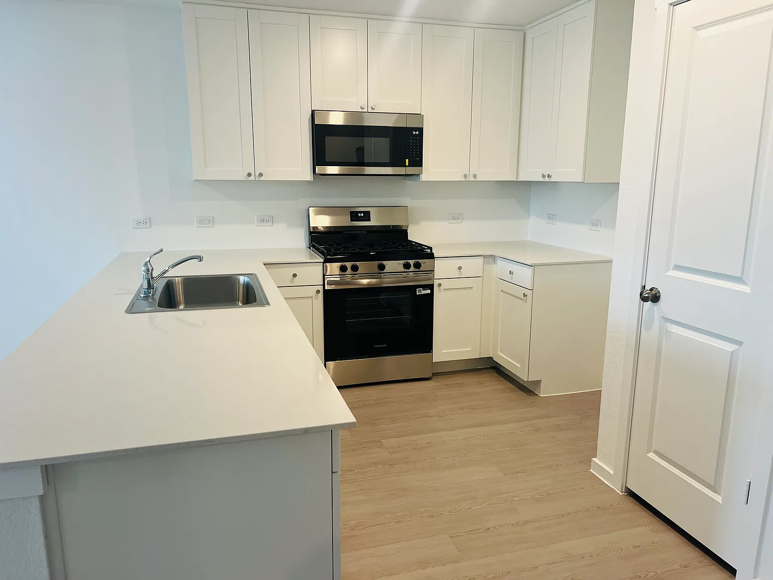 3 bed, 1474 sqft, $1,800 — Photo 3