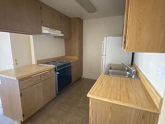 3rd image of 2464 Hibiscus Ave #114