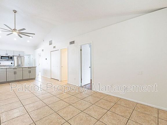 4th image of 3316 E Crescent Ave