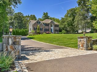 39 Winthrop Woods Rd, Shelton, CT 06484