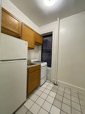 Rented by Peter R. Hungerford, LREB | media 17