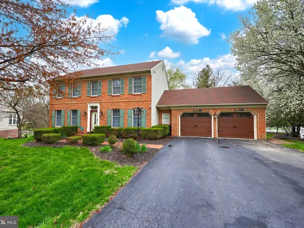 2000 Chapel Forge Dr, Lancaster, PA 17601