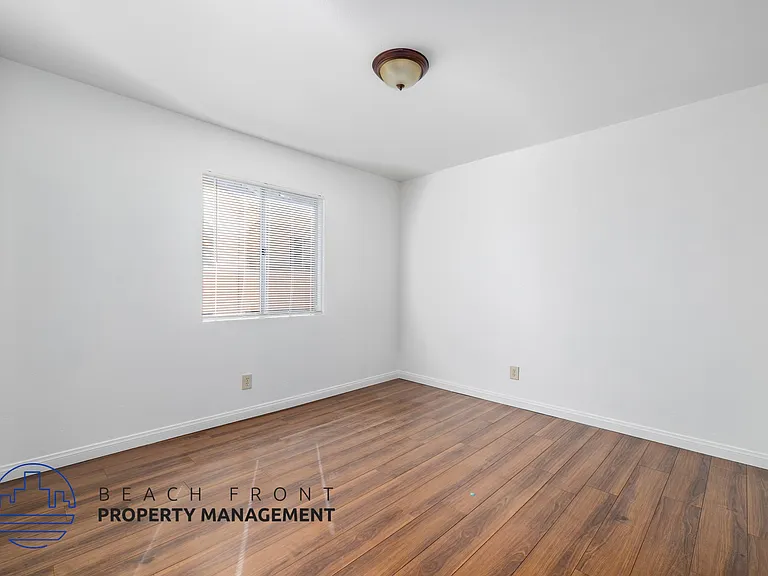 2422 E. 11th St. — Photo 28