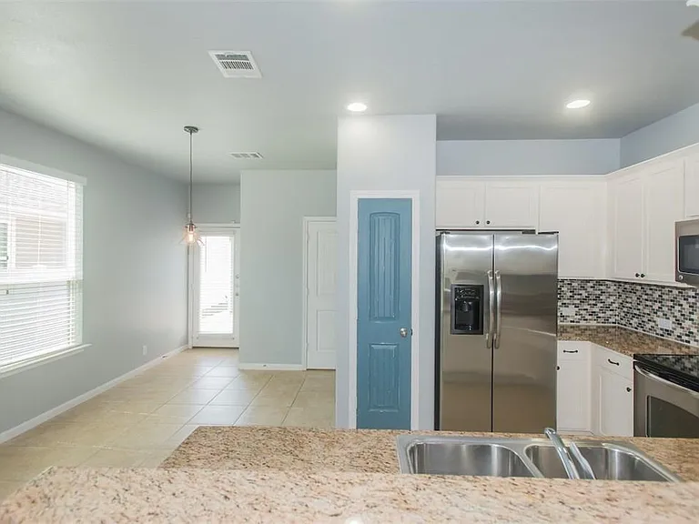937 Alamo Plaza Dr — Photo 7