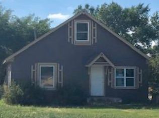 109 N 13th St, Garden City, KS 67846