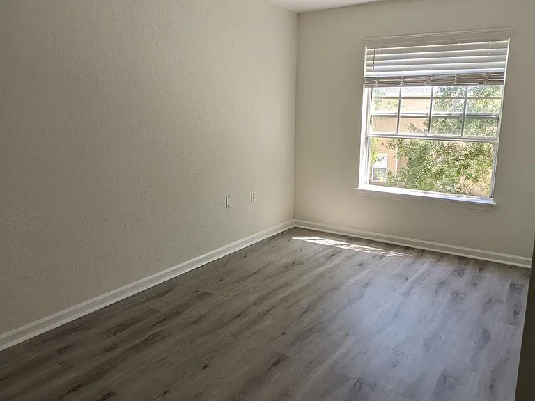 16302 Parkstone Palms Ct — Photo 23