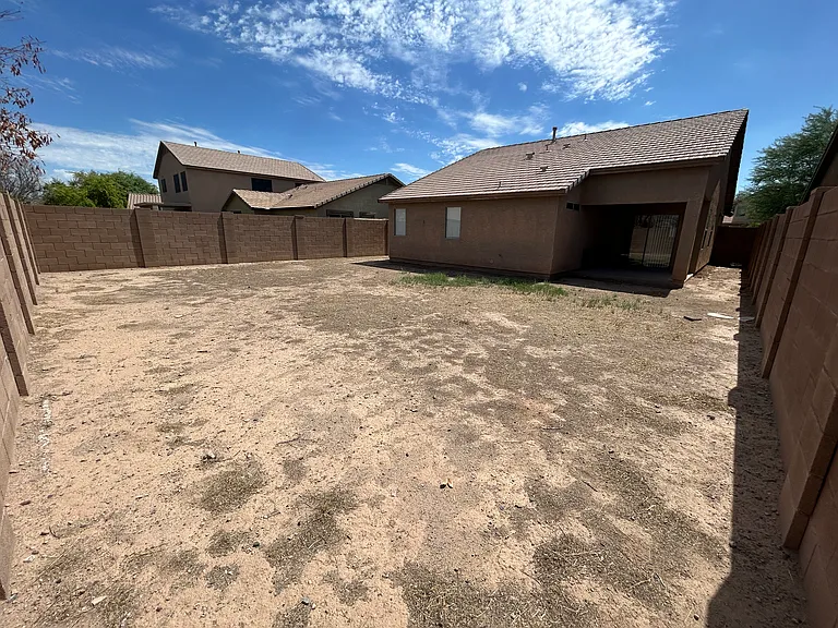 7028 S 46th Dr — Photo 36