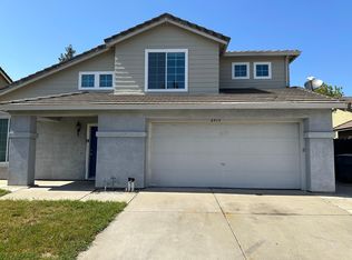 2713 Gleneagles Dr, Riverbank, CA 95367