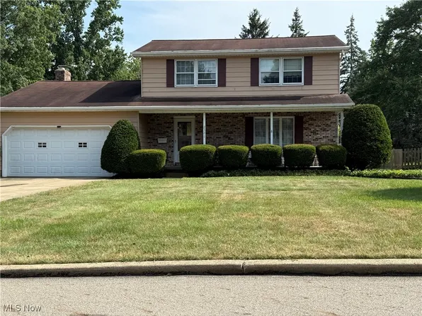 2331 Tanglewood Dr, Salem, OH 44460