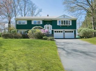 11 Milton Grant Dr, Blauvelt, NY 10913