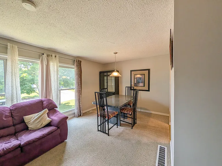 3 Tara Cres — Photo 5