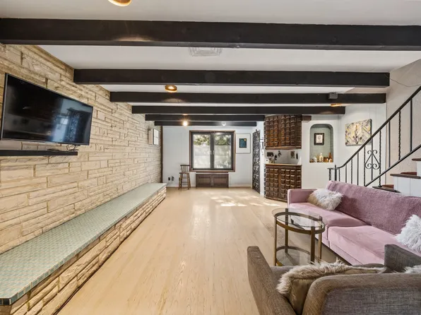 75-27 Furmanville Avenue image 2 of 19