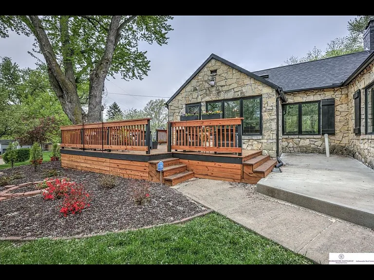 7602 Corby Cir — Photo 6