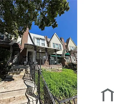3 bed, $1,899 — Photo 2
