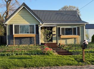 108 E Main St, Prairieburg, IA 52219