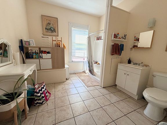 3rd image of 270 Norfolk St APT 7