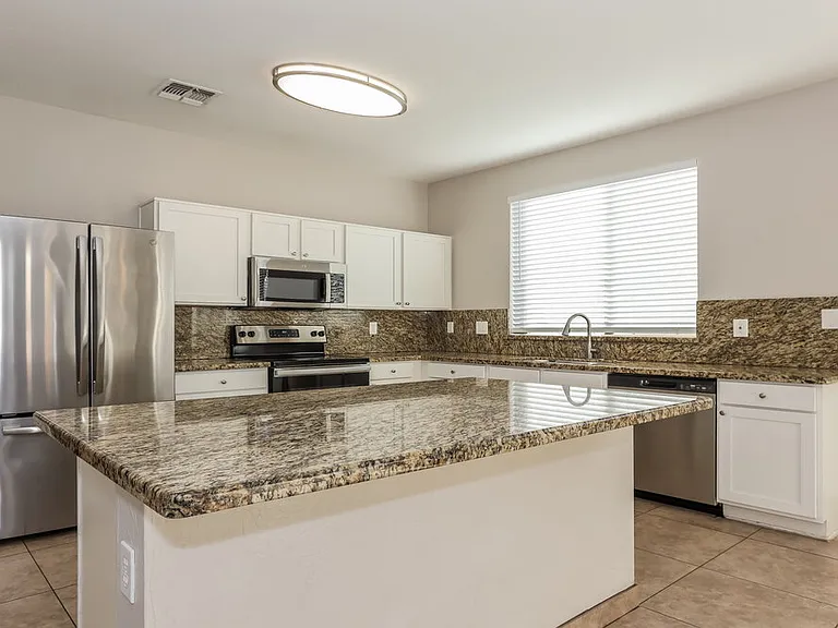 3014 W Donner Dr — Photo 4