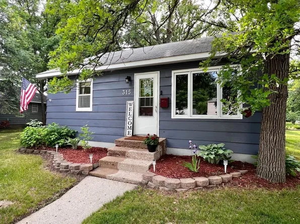 315 Merriam Ave S, Thief River Falls, MN 56701