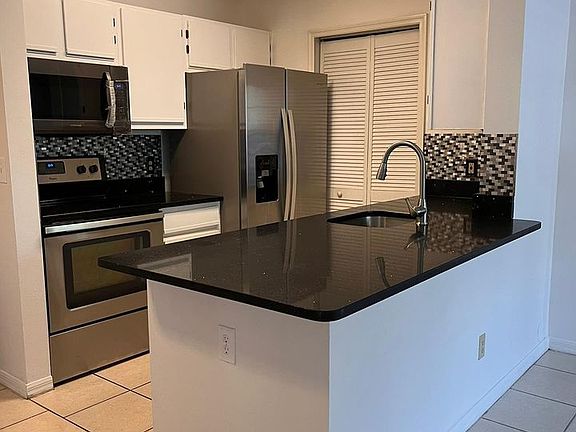 3rd image of 6184 Westgate Dr APT 101