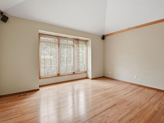 2nd image of 22348 NE 18th St