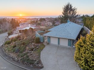 1035 NE 7th Dr, Newport, OR 97365