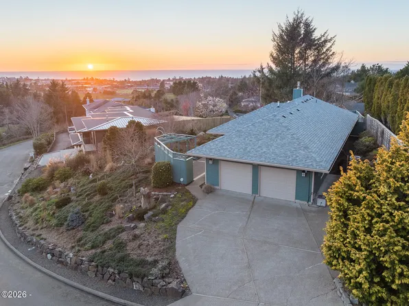 1035 NE 7th Dr, Newport, OR 97365