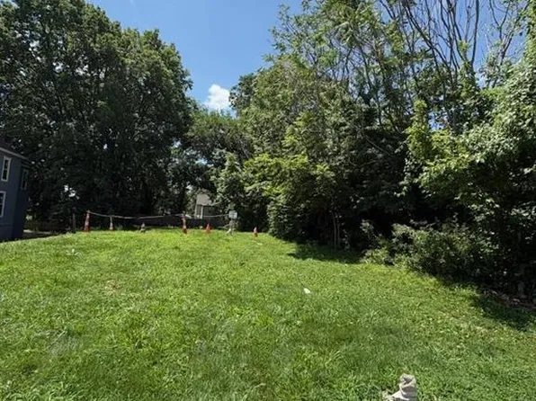 3319 E 9th St, Kansas City, MO 64124