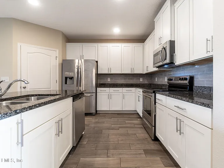 146 Castro Ct — Photo 4
