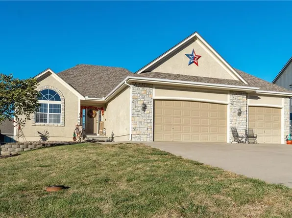 1300 Belinder Dr, Raymore, MO 64083