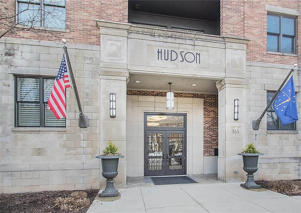 1st image of 355 E Ohio St #318