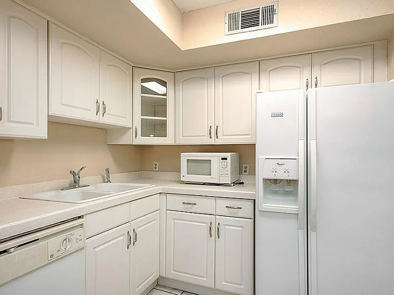 10811 Richmond Ave #19 — Photo 10