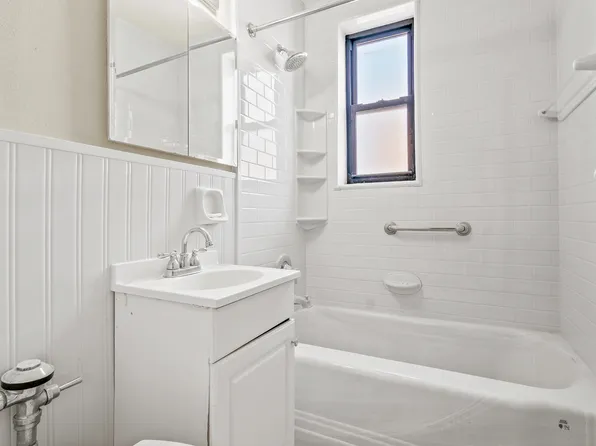 3025 Ocean Avenue image 10 of 13