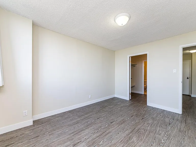 4266 Grange St — Photo 37