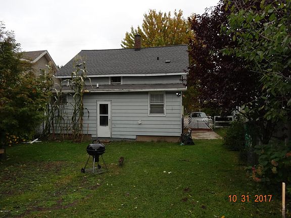 4th image of 2101 Huizen Ave SW