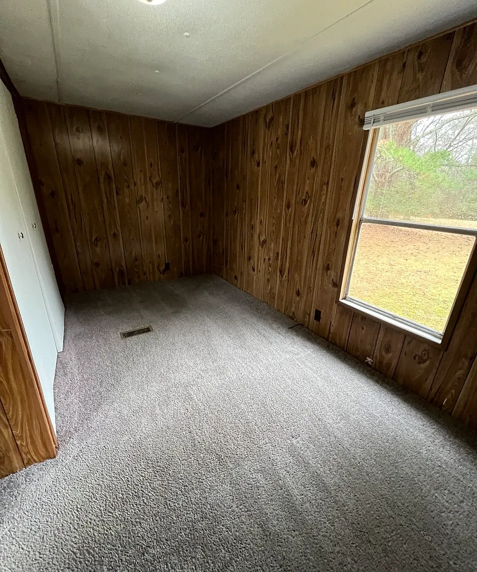 536 Abbott Road - 13 — Photo 2