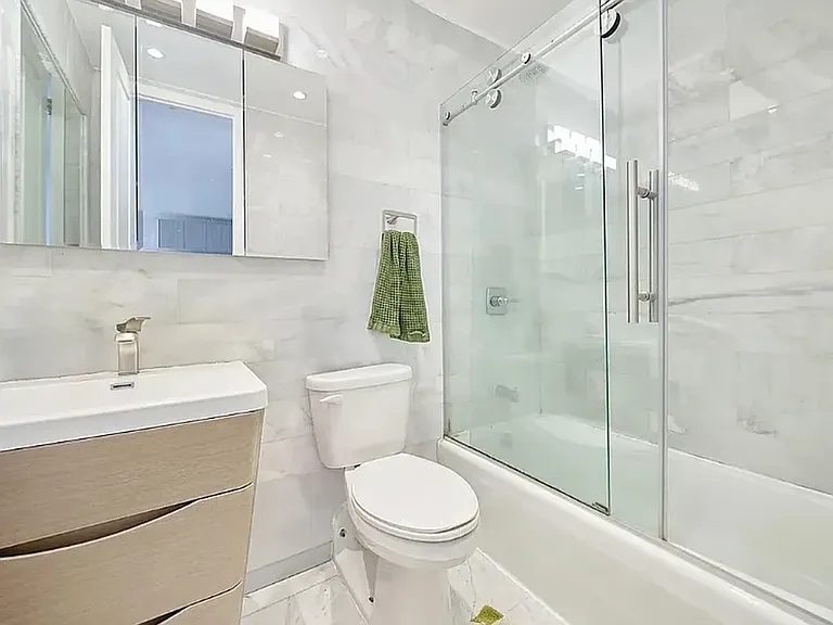 312 E 30th St #9 — Photo 5