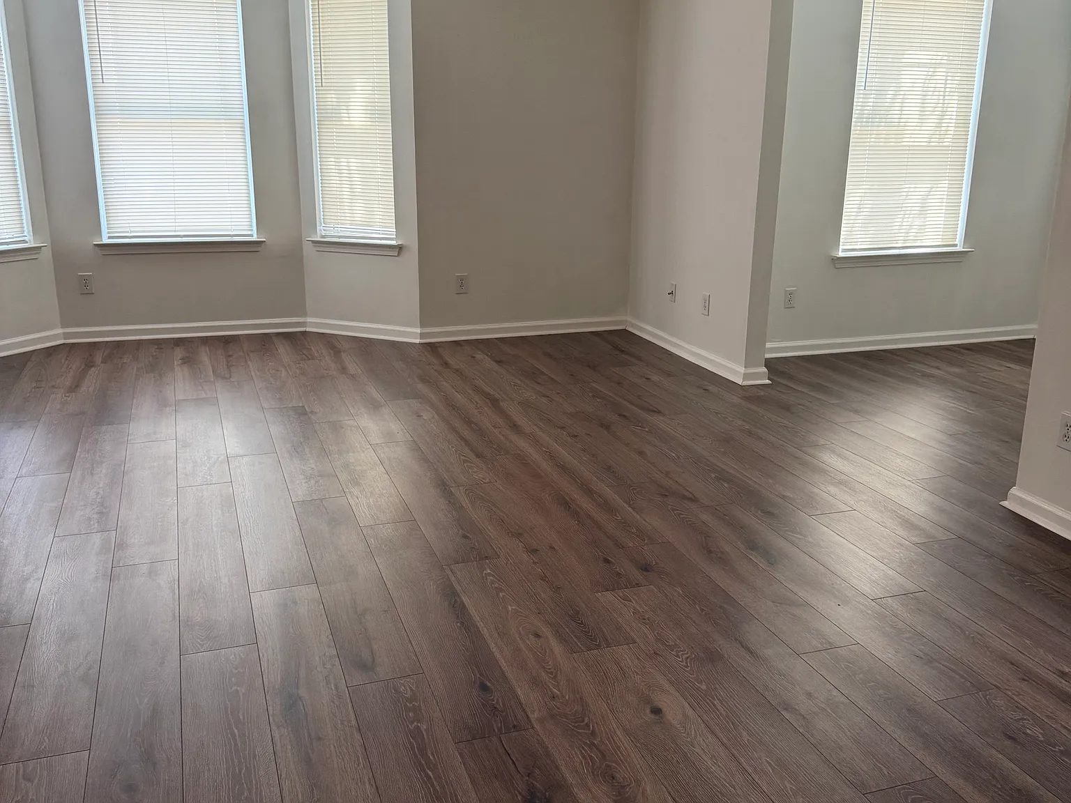 4 bed, 2.5 bath, 1943 sqft, $1,900 — Photo 4
