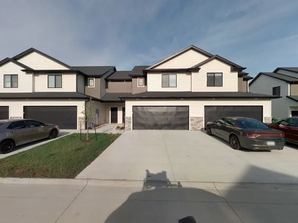 6930 Bluebell Ct, Johnston, IA 50131
